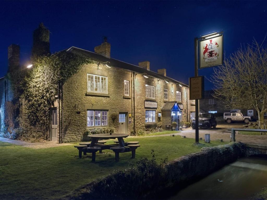 The Fairfax Arms Hotel Gilling East Eksteriør billede